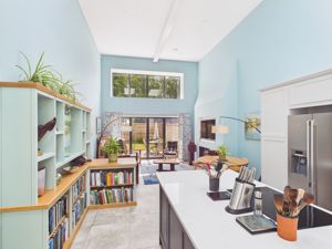 Kitchen into lounge- click for photo gallery
